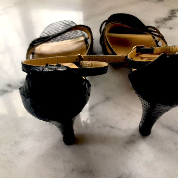 Beautiful, and ultra feminine. Purchased at David’s on Bloor. Size 6.5 - Picture 4 of 5